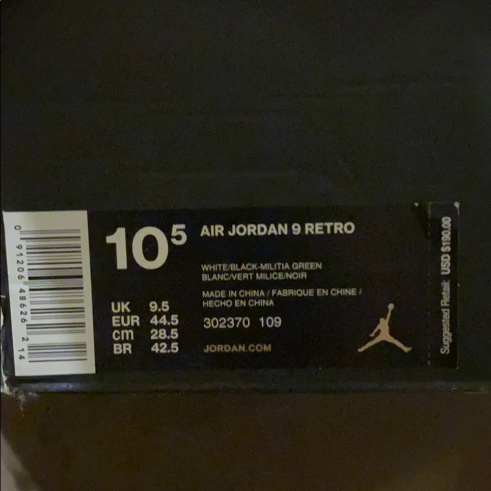Jordan 9’s statue